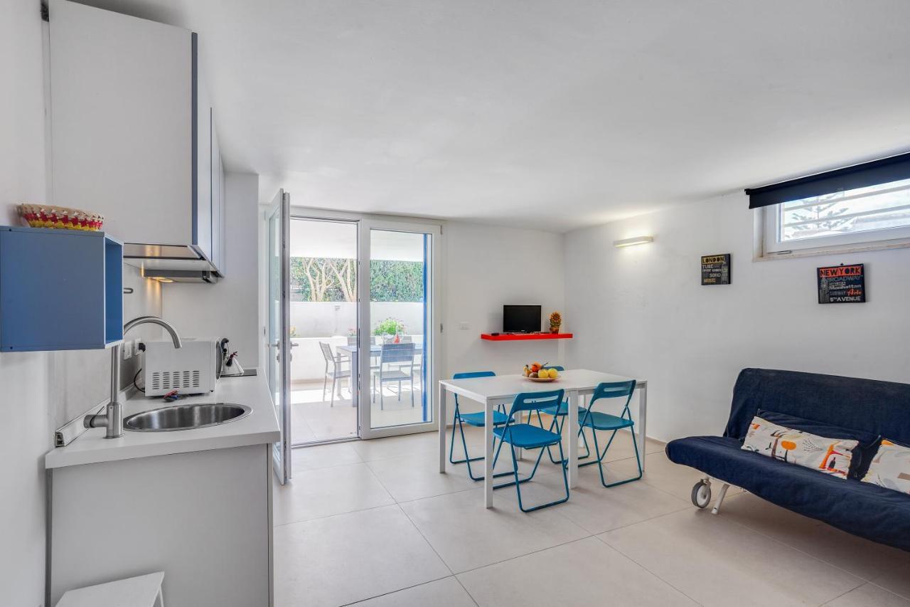 Casalmare Apartments One Step From The Sea Mola di Bari Buitenkant foto