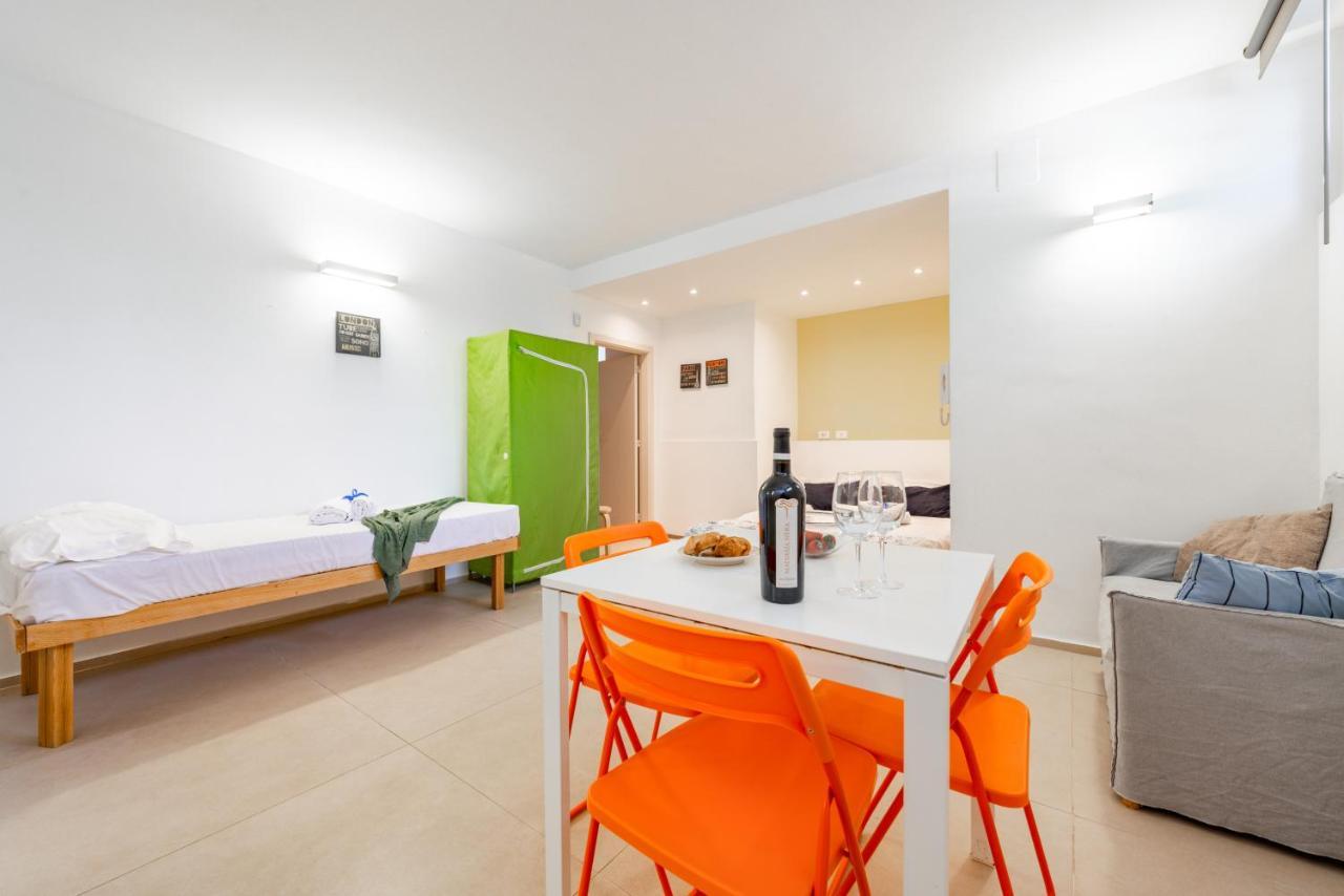 Casalmare Apartments One Step From The Sea Mola di Bari Buitenkant foto